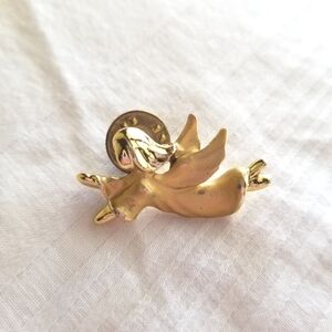 Vintage Gigi Gold Flying Angel Pin